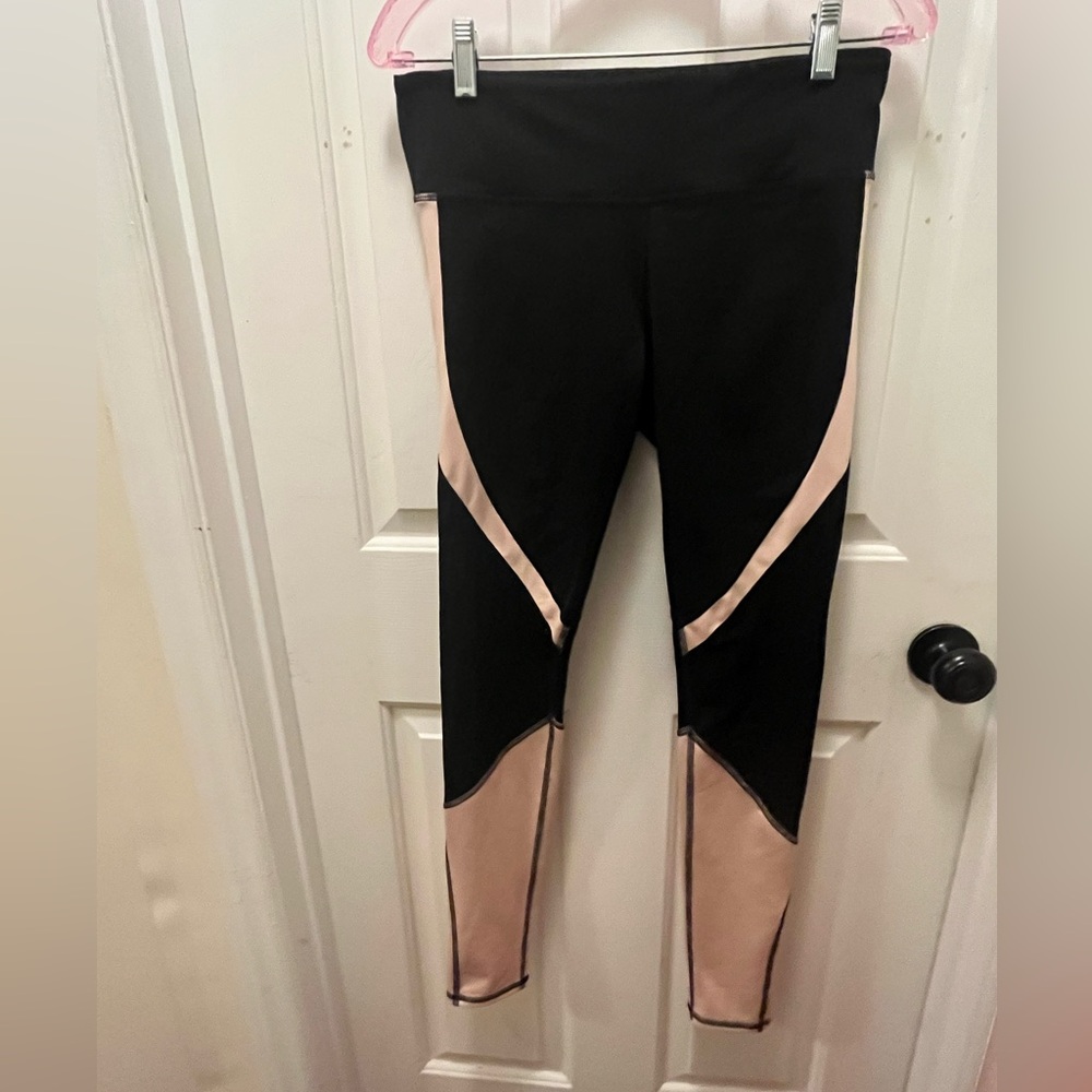 🧘🏽‍♀️ EUC Alo Vitality Yoga Mid-Rise Leggings - Sz Medium